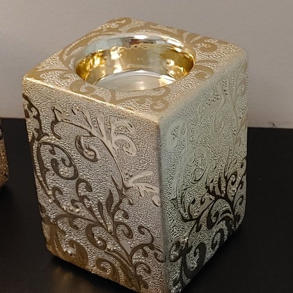 Set of 2 Porcelain Metallic Silver Tealight Candle Holders Christmas Decor - Picture 5 of 7